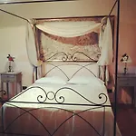 Rocca Di 4*