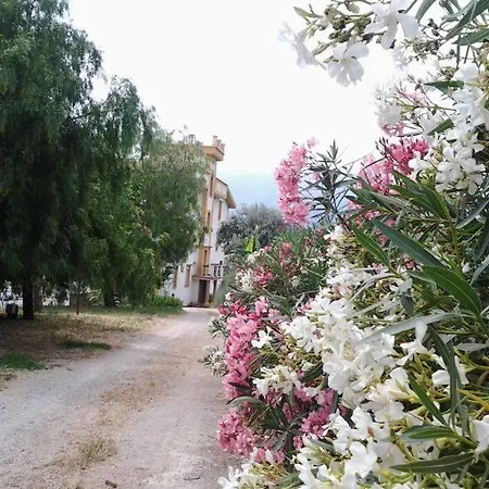 לינה וארוחת בוקר Rocca Di