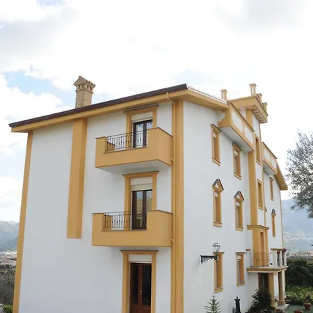 罗卡迪蒙雷亚莱酒店 蒙雷亚莱