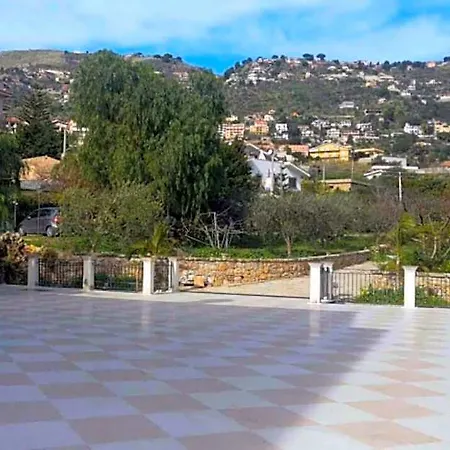 Nocleg ze śniadaniem Rocca Di 4*
