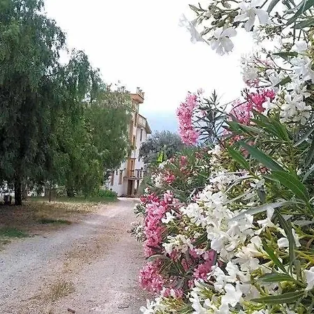 Nocleg ze śniadaniem Rocca Di 4*