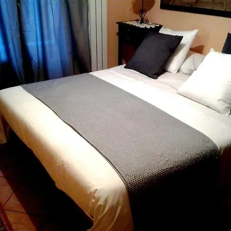 罗卡迪蒙雷亚莱酒店 住宿加早餐酒店 4*