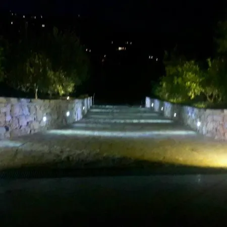 罗卡迪蒙雷亚莱酒店 住宿加早餐酒店 4*