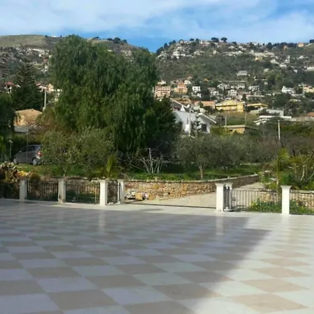 Rocca Di Bed & Breakfast