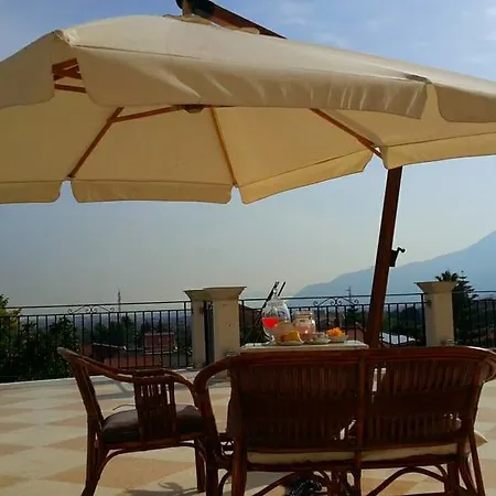 罗卡迪蒙雷亚莱酒店 4*