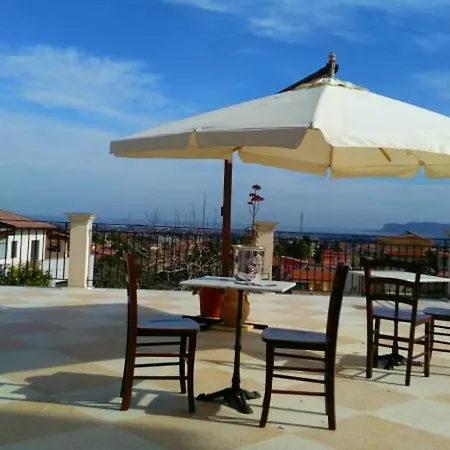 罗卡迪蒙雷亚莱酒店