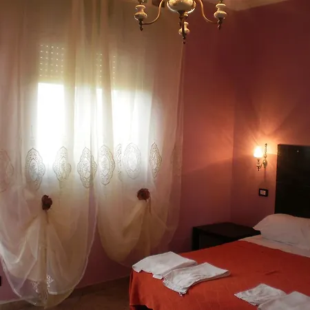 罗卡迪蒙雷亚莱酒店 蒙雷亚莱