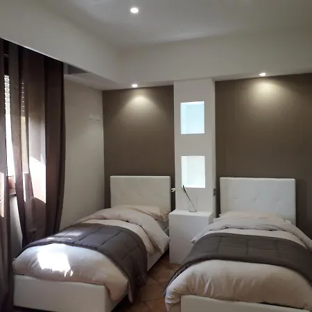 罗卡迪蒙雷亚莱酒店