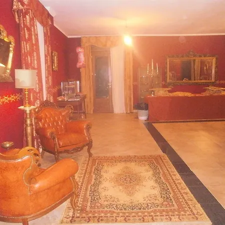 罗卡迪蒙雷亚莱酒店 4*