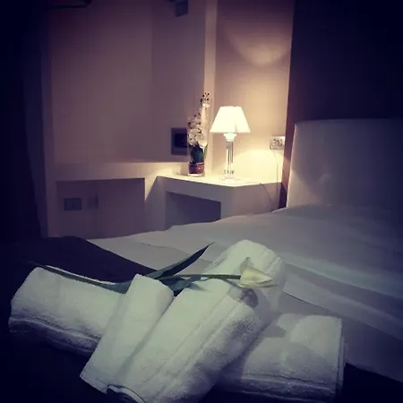 罗卡迪蒙雷亚莱酒店